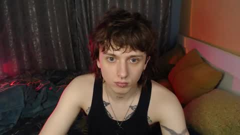 Snapshot of g1vememoney chatting on November 30, 2:26 am Ian online show from November 30, 2:26 am