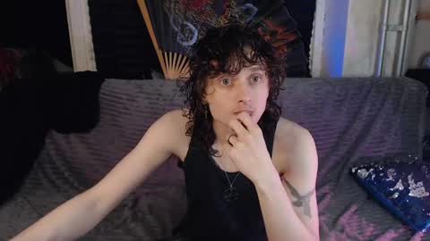 Snapshot of g1vememoney chatting on June 6, 8:57 pm Ian online show from June 6, 8:57 pm