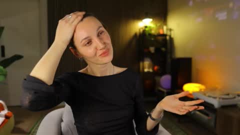 G online show from November 12, 6:52 pm