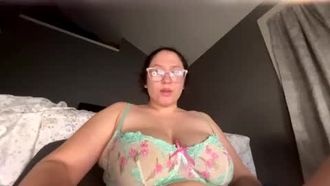Snapshot of gaaby_ chatting on November 10, 1:54 pm gaaby online show from November 10, 1:54 pm