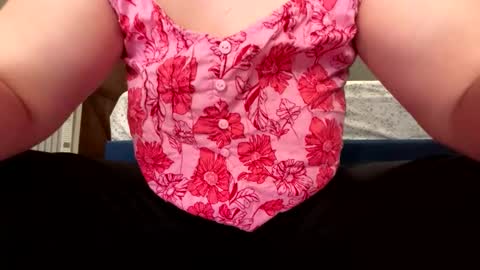 Snapshot of gaaby_ chatting on November 13, 9:47 pm gaaby online show from November 13, 9:47 pm