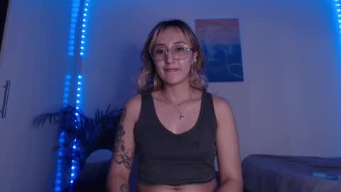 Snapshot of gabb_rioss chatting on February 25, 3:42 am Gabriela online show from February 25, 3:42 am