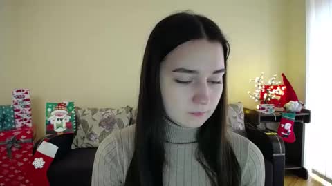 Snapshot of gabby_di chatting on January 6, 8:57 am Jaklin online show from January 6, 8:57 am