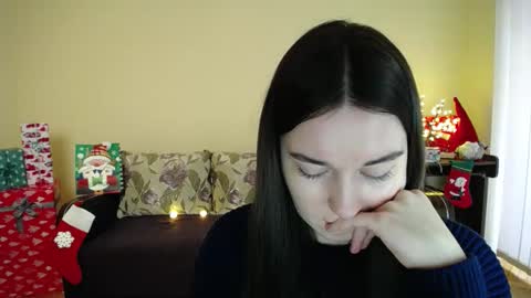 Snapshot of gabby_di chatting on January 7, 12:20 pm Jaklin online show from January 7, 12:20 pm