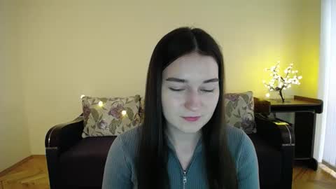 Snapshot of gabby_di chatting on January 27, 9:23 am Jaklin online show from January 27, 9:23 am