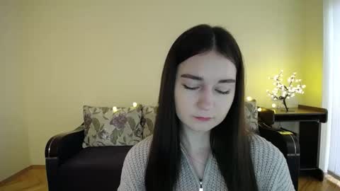 Snapshot of gabby_di chatting on February 3, 8:35 am Jaklin online show from February 3, 8:35 am