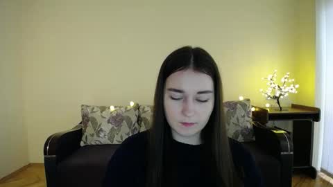 Snapshot of gabby_di chatting on February 4, 8:46 am Jaklin online show from February 4, 8:46 am