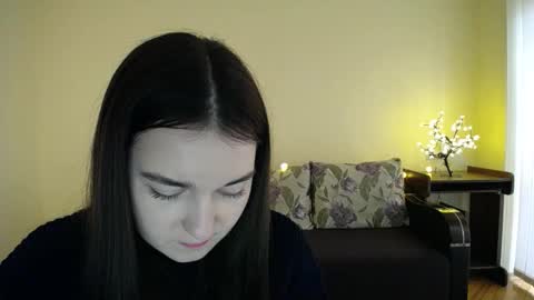 Snapshot of gabby_di chatting on February 4, 11:49 am Jaklin online show from February 4, 11:49 am