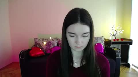 Snapshot of gabby_di chatting on February 24, 9:10 am Jaklin online show from February 24, 9:10 am