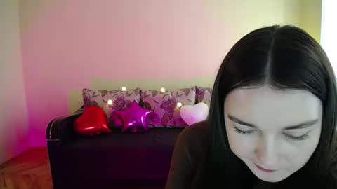 Snapshot of gabby_di chatting on March 4, 12:01 pm Jaklin online show from March 4, 12:01 pm