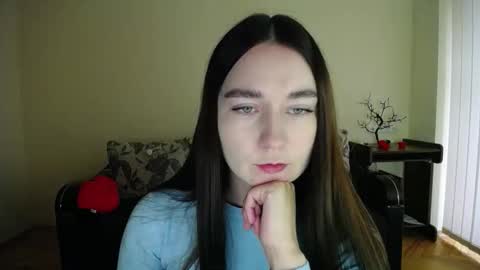 Snapshot of gabby_di chatting on October 8, 8:12 am Jaklin online show from October 8, 8:12 am