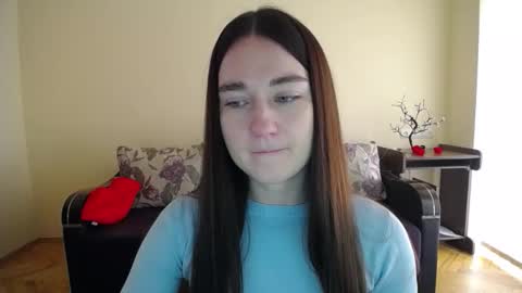 Snapshot of gabby_di chatting on October 22, 8:25 am Jaklin online show from October 22, 8:25 am