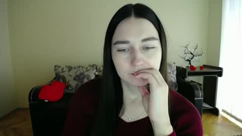 Snapshot of gabby_di chatting on December 3, 9:40 am Jaklin online show from December 3, 9:40 am