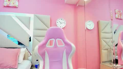 Gabby online show from April 28, 4:17 am