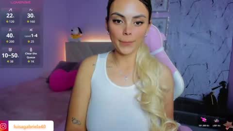 Snapshot of gabby_prieto chatting on August 10, 1:20 am Gaby online show from August 10, 1:20 am