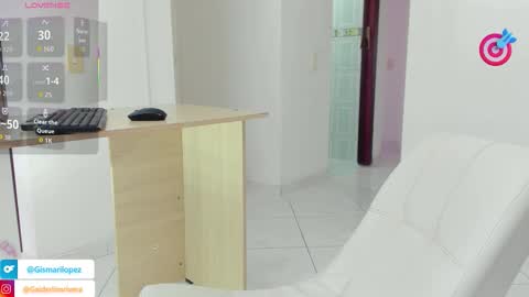 Snapshot of gabbygrey1 chatting on December 1, 9:42 pm Gabby Grey online show from December 1, 9:42 pm