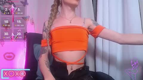  Gabby  online show from October 7, 8:33 am