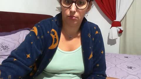 gaby  layla online show from May 2, 9:42 pm