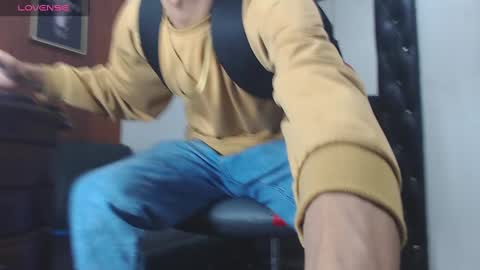 Snapshot of gaboreyes1 chatting on January 27, 3:47 am Gabo online show from January 27, 3:47 am