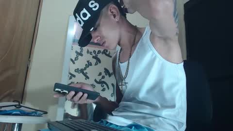 Snapshot of gaboreyes1 chatting on November 17, 4:40 am Gabo online show from November 17, 4:40 am