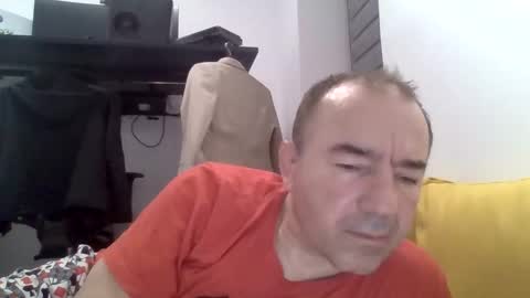 Snapshot of gabriel9_2003 chatting on April 25, 9:23 pm gabriel9_2003 online show from April 25, 9:23 pm