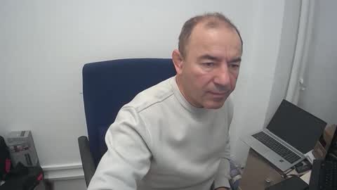 Snapshot of gabriel9_2003 chatting on April 30, 10:10 am gabriel9_2003 online show from April 30, 10:10 am