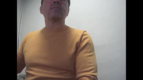 Snapshot of gabriel9_2003 chatting on May 4, 10:55 am gabriel9_2003 online show from May 4, 10:55 am