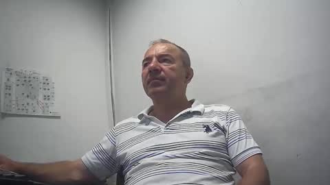 Snapshot of gabriel9_2003 chatting on June 9, 10:49 am gabriel9_2003 online show from June 9, 10:49 am