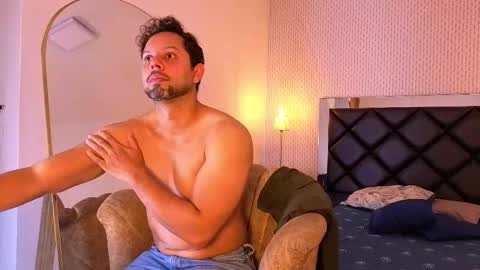 Snapshot of gabriel_51 chatting on December 3, 8:40 pm GABRIEL online show from December 3, 8:40 pm