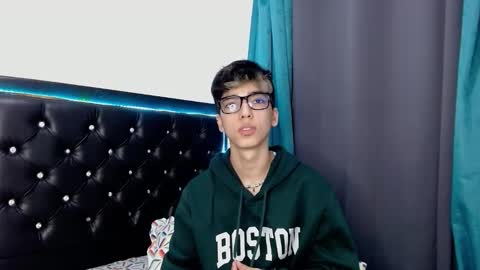 gabriel_x18 online show from February 27, 5:29 am