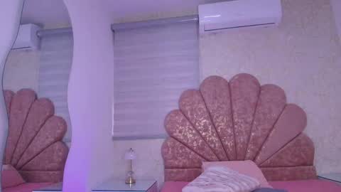 Snapshot of gabriela_leone chatting on May 10, 7:19 pm gabriela online show from May 10, 7:19 pm