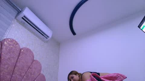 Snapshot of gabriela_leone chatting on May 27, 1:57 am gabriela online show from May 27, 1:57 am