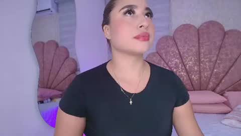 Snapshot of gabriela_leone chatting on July 15, 7:19 pm gabriela online show from July 15, 7:19 pm