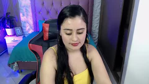 Snapshot of gabriela_tm1 chatting on April 19, 3:17 am GABRIELA online show from April 19, 3:17 am