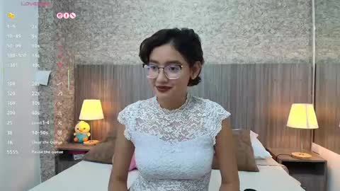 Gabriela Vargas online show from May 5, 8:17 pm