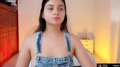 Snapshot of gabriellahoney18 chatting on June 17, 5:14 pm Gabriella online show from June 17, 5:14 pm
