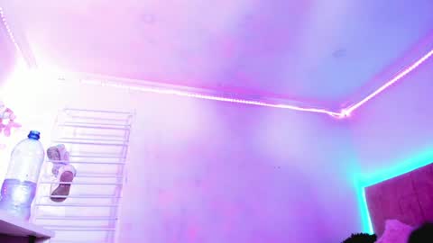   online show from October 12, 4:39 pm