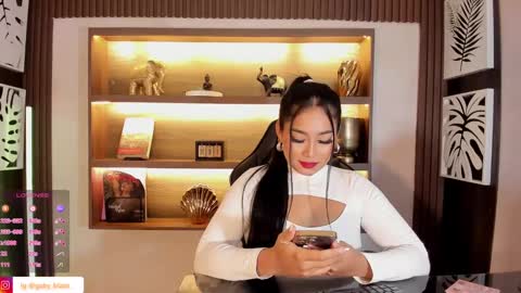 Snapshot of gaby_blaze chatting on December 2, 12:19 am Gaby Blaze online show from December 2, 12:19 am