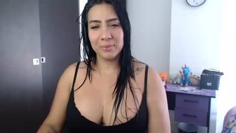 Snapshot of gaby_bluexx chatting on July 7, 3:38 pm Gaby Blue online show from July 7, 3:38 pm