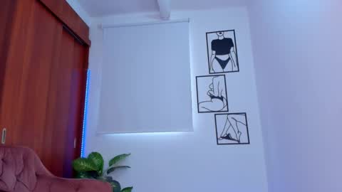 Snapshot of gaby_girl chatting on September 10, 8:20 pm online show from September 10, 8:20 pm