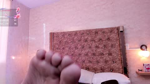 Snapshot of gabydesire chatting on December 14, 10:18 pm GABY DESIRE online show from December 14, 10:18 pm