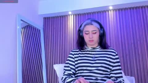 Snapshot of gabyrose9 chatting on May 28, 7:44 pm gabyrose9 online show from May 28, 7:44 pm