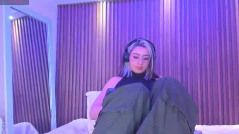 Snapshot of gabyrose9 chatting on June 5, 9:09 pm gabyrose9 online show from June 5, 9:09 pm