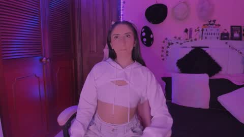 gabyye capprins online show from October 3, 12:51 am