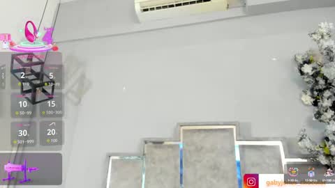 Snapshot of gabyyjones chatting on September 17, 11:45 am gabyyjones online show from September 17, 11:45 am