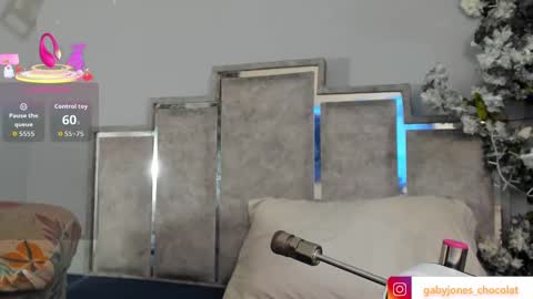 Snapshot of gabyyjones chatting on September 18, 12:29 pm gabyyjones online show from September 18, 12:29 pm