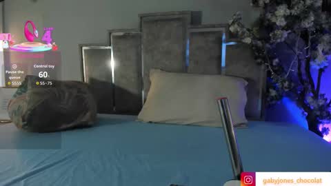 Snapshot of gabyyjones chatting on October 17, 11:35 am gabyyjones online show from October 17, 11:35 am