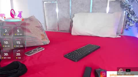 Snapshot of gabyyjones chatting on November 9, 11:30 am gabyyjones online show from November 9, 11:30 am