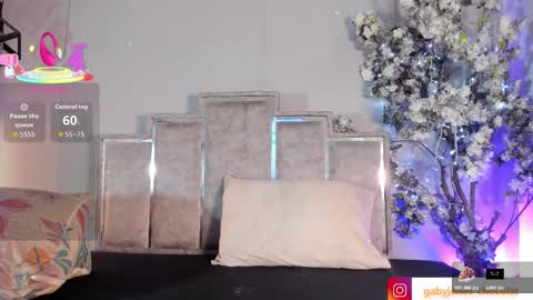 Snapshot of gabyyjones chatting on November 16, 11:38 am gabyyjones online show from November 16, 11:38 am