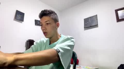 Snapshot of gadiel_sex chatting on April 14, 10:21 am gadiel_sex online show from April 14, 10:21 am